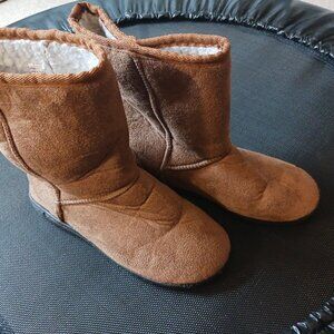 UGG (Look-alike) Boot  - Color TAN